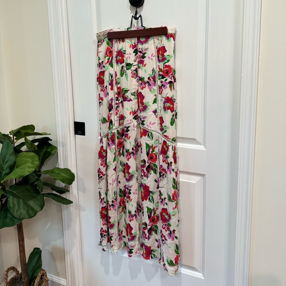 ASOS DESIGN Crinkle Maxi Skirt with Lace Trim Detail - Picture 3 of 8